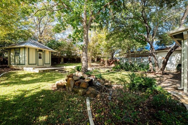 404 Overlook Dr, Kerrville, TX 78028