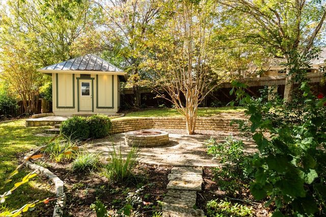 404 Overlook Dr, Kerrville, TX 78028