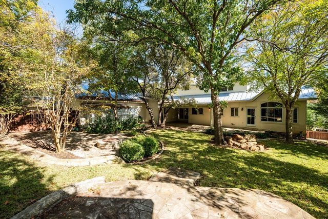 404 Overlook Dr, Kerrville, TX 78028