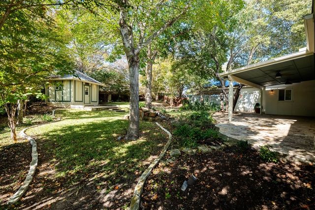 404 Overlook Dr, Kerrville, TX 78028