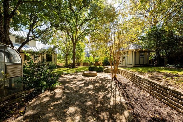 404 Overlook Dr, Kerrville, TX 78028