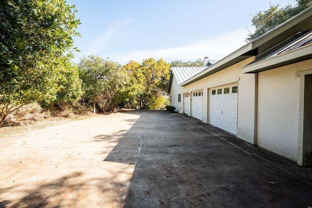 404 Overlook Dr, Kerrville, TX 78028