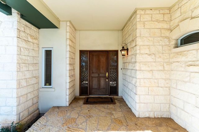 404 Overlook Dr, Kerrville, TX 78028