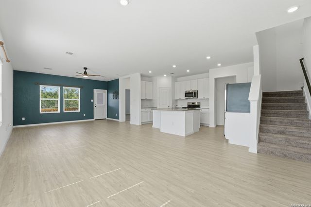 200 Alta Vista Ter, Seguin, TX 78155