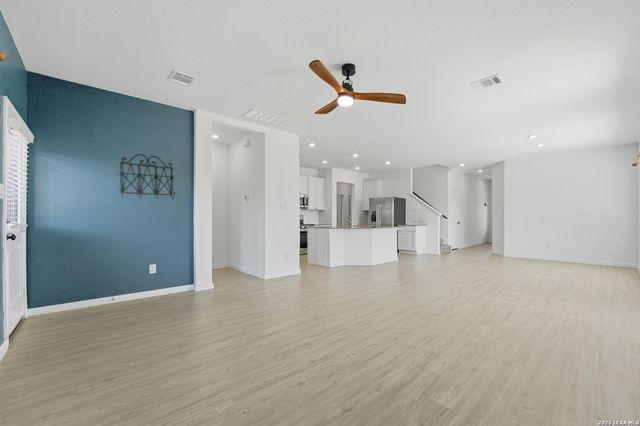 200 Alta Vista Ter, Seguin, TX 78155