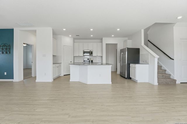 200 Alta Vista Ter, Seguin, TX 78155