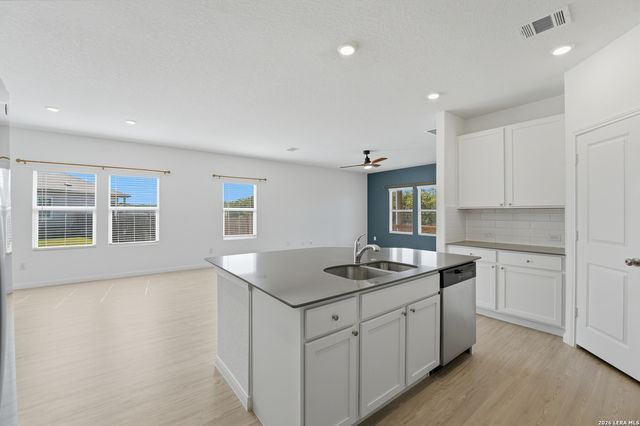 200 Alta Vista Ter, Seguin, TX 78155