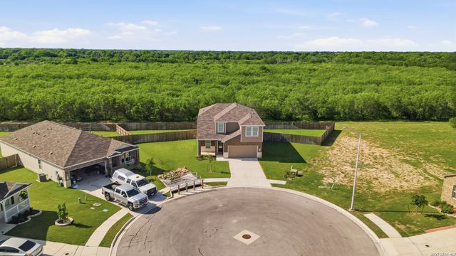 200 Alta Vista Ter, Seguin, TX 78155