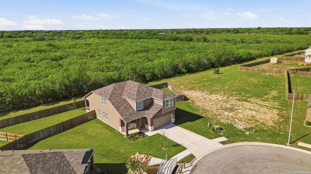 200 Alta Vista Ter, Seguin, TX 78155