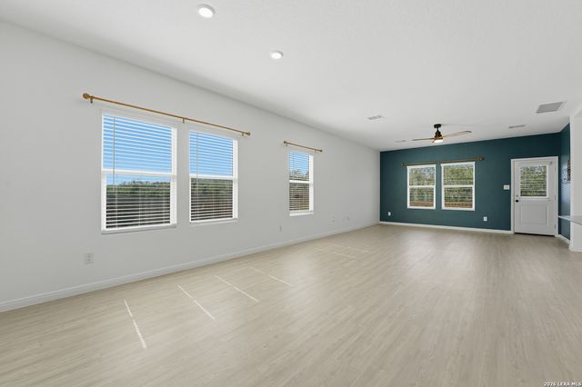 200 Alta Vista Ter, Seguin, TX 78155