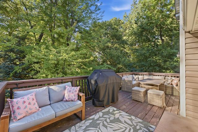 60 Imperial Drive E, West Saint Paul, MN 55118