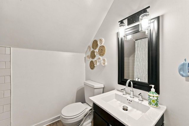60 Imperial Drive E, West Saint Paul, MN 55118