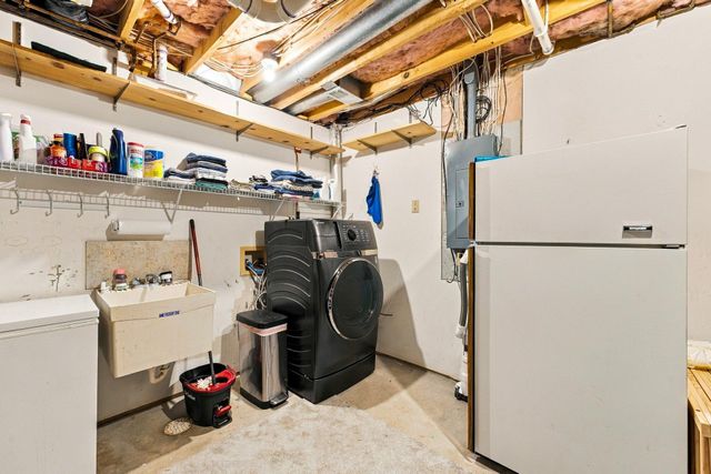 60 Imperial Drive E, West Saint Paul, MN 55118