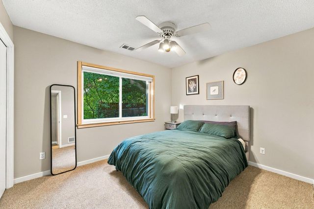 60 Imperial Drive E, West Saint Paul, MN 55118