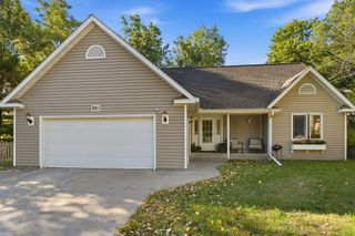 60 Imperial Drive E, West Saint Paul, MN 55118