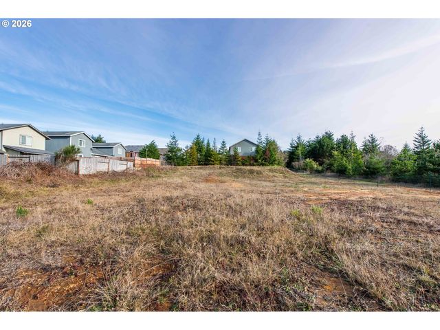 0 Fulton Ave 312, Coos Bay, OR 97420