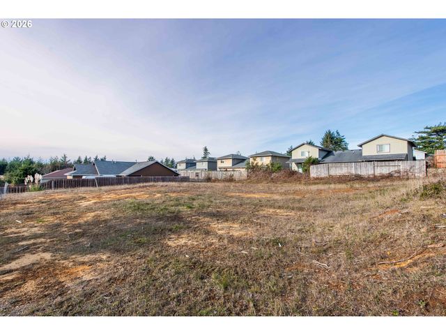 0 Fulton Ave 312, Coos Bay, OR 97420