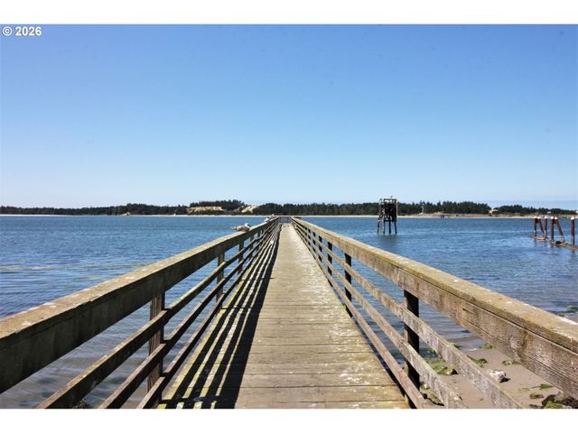 0 Fulton Ave 312, Coos Bay, OR 97420