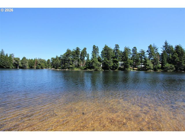 0 Fulton Ave 312, Coos Bay, OR 97420