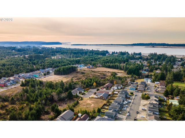 0 Fulton Ave 312, Coos Bay, OR 97420