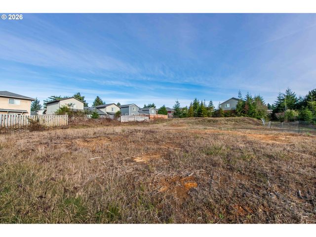 0 Fulton Ave 312, Coos Bay, OR 97420