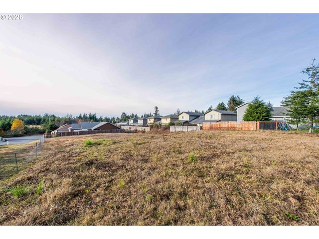 0 Fulton Ave 312, Coos Bay, OR 97420