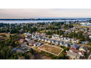 0 Fulton Ave 312, Coos Bay, OR 97420