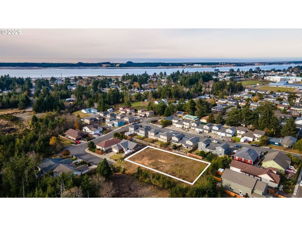 0 Fulton Ave 312, Coos Bay, OR 97420