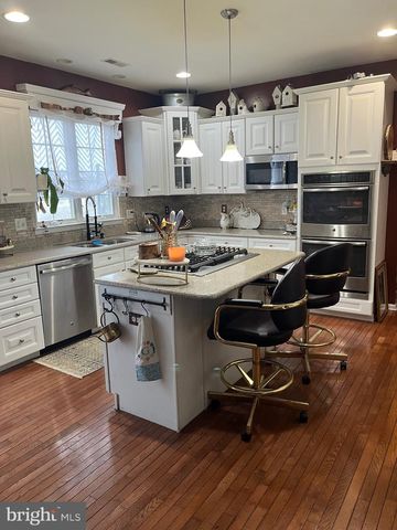 67 LAVENDER DR, Sewell, NJ 08080