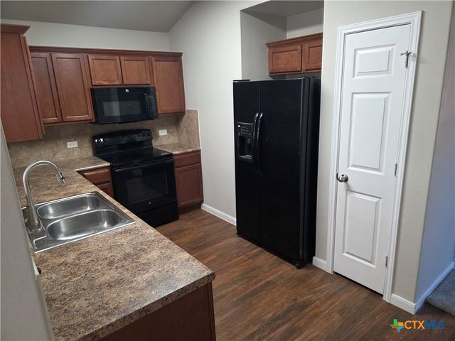 415 Capistrano Drive, San Marcos, TX 78666