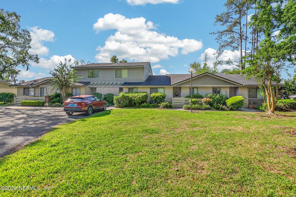 7701 BAYMEADOWS Circle W 1052, Jacksonville, FL 32256