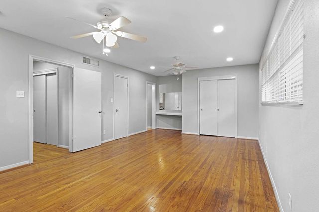 5638 Spellman Road, Houston, TX 77096