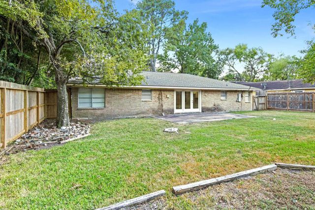 5638 Spellman Road, Houston, TX 77096