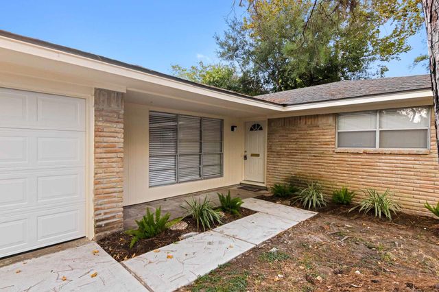 5638 Spellman Road, Houston, TX 77096