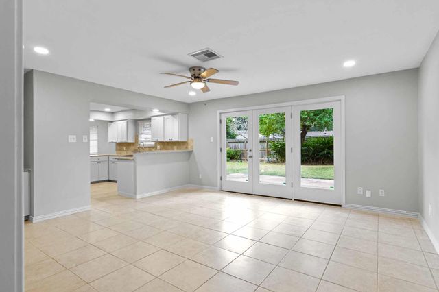 5638 Spellman Road, Houston, TX 77096