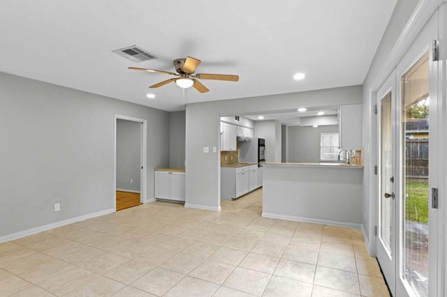 5638 Spellman Road, Houston, TX 77096