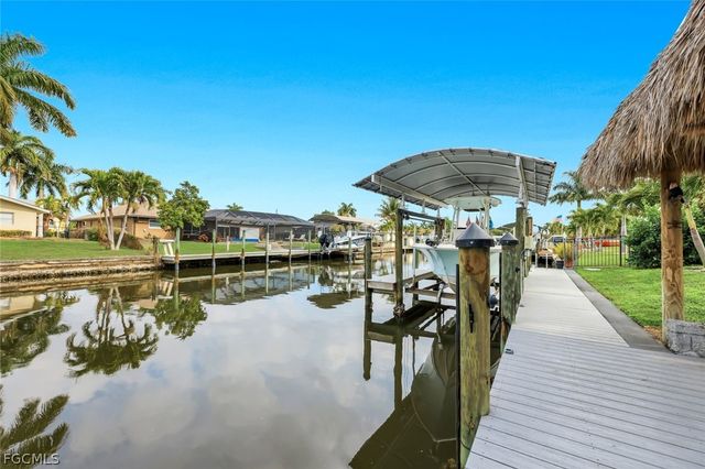 419 Pinecrest CT, Cape Coral, FL 33904