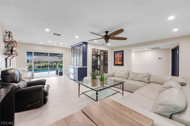 419 Pinecrest CT, Cape Coral, FL 33904