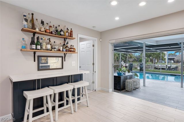 419 Pinecrest CT, Cape Coral, FL 33904