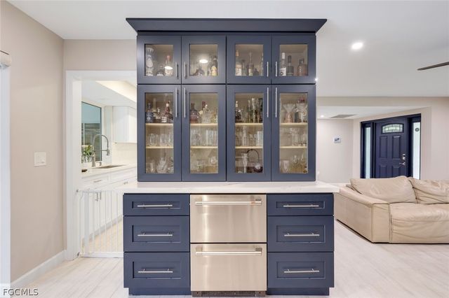 419 Pinecrest CT, Cape Coral, FL 33904