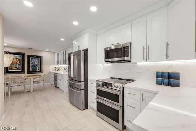 419 Pinecrest CT, Cape Coral, FL 33904