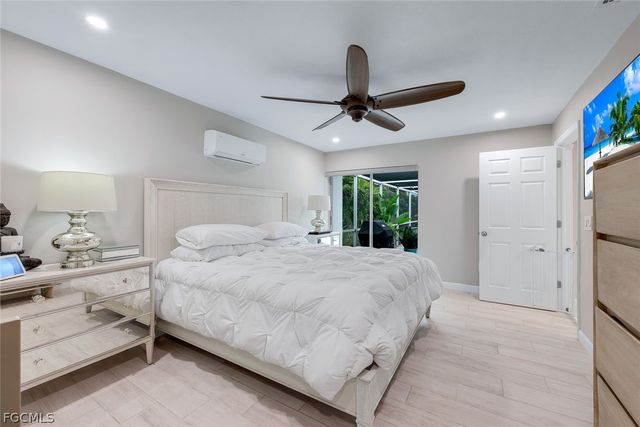 419 Pinecrest CT, Cape Coral, FL 33904