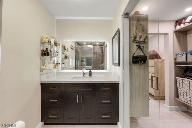 419 Pinecrest CT, Cape Coral, FL 33904