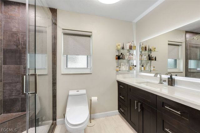 419 Pinecrest CT, Cape Coral, FL 33904