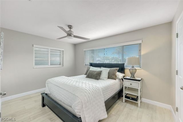 419 Pinecrest CT, Cape Coral, FL 33904