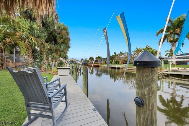 419 Pinecrest CT, Cape Coral, FL 33904