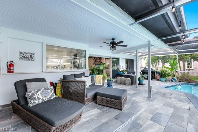 419 Pinecrest CT, Cape Coral, FL 33904