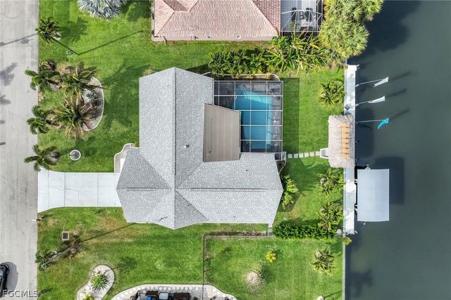 419 Pinecrest CT, Cape Coral, FL 33904