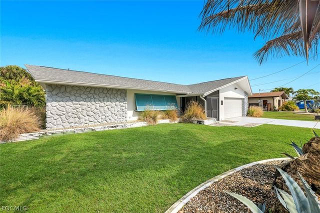 419 Pinecrest CT, Cape Coral, FL 33904