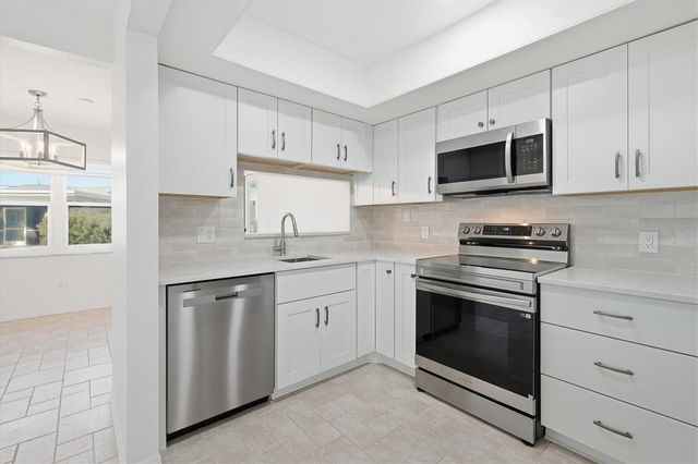 1023 BEACH MANOR CIRCLE 49, Venice, FL 34285